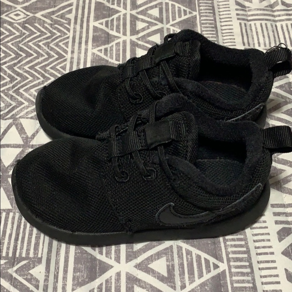 Toddler Nike roshe